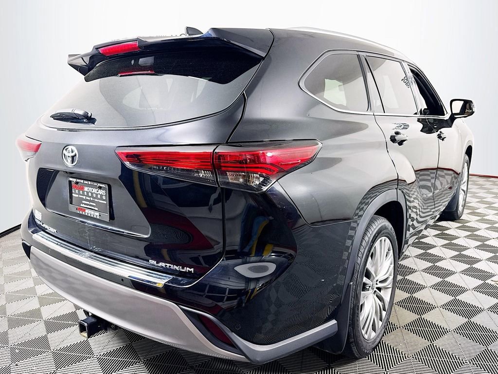 Used 2023 Toyota Highlander Platinum image 7