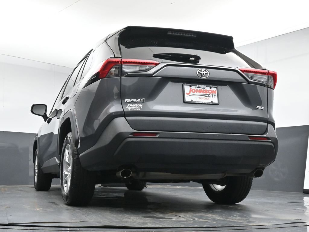 Used 2020 Toyota RAV4 XLE w/ Convenience Package FWD image 39