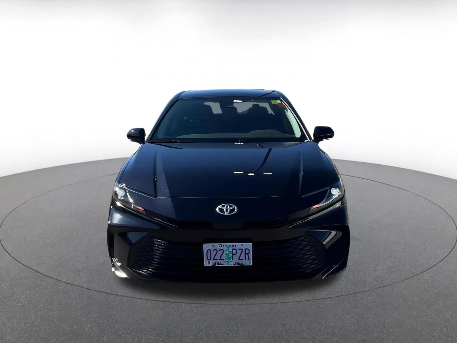 Used 2025 Toyota Camry LE image 4