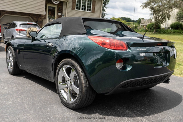 Used 2007 Pontiac Solstice Convertible w/ Premium Package RWD image 16