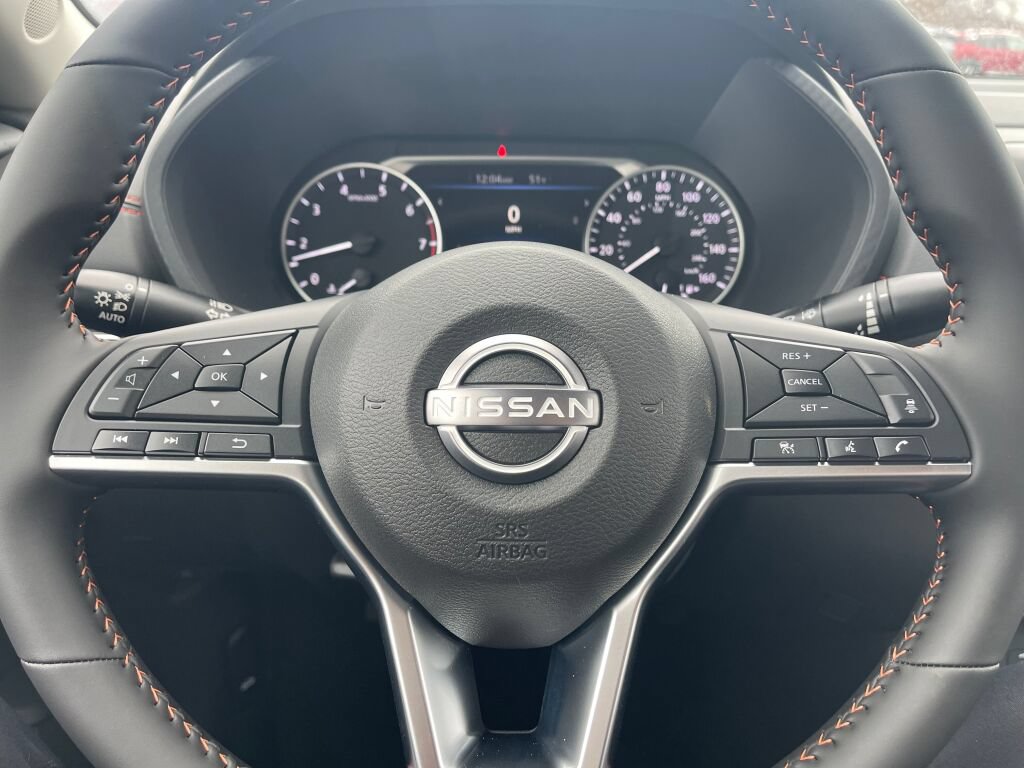 Used 2025 Nissan Sentra SR FWD image 14