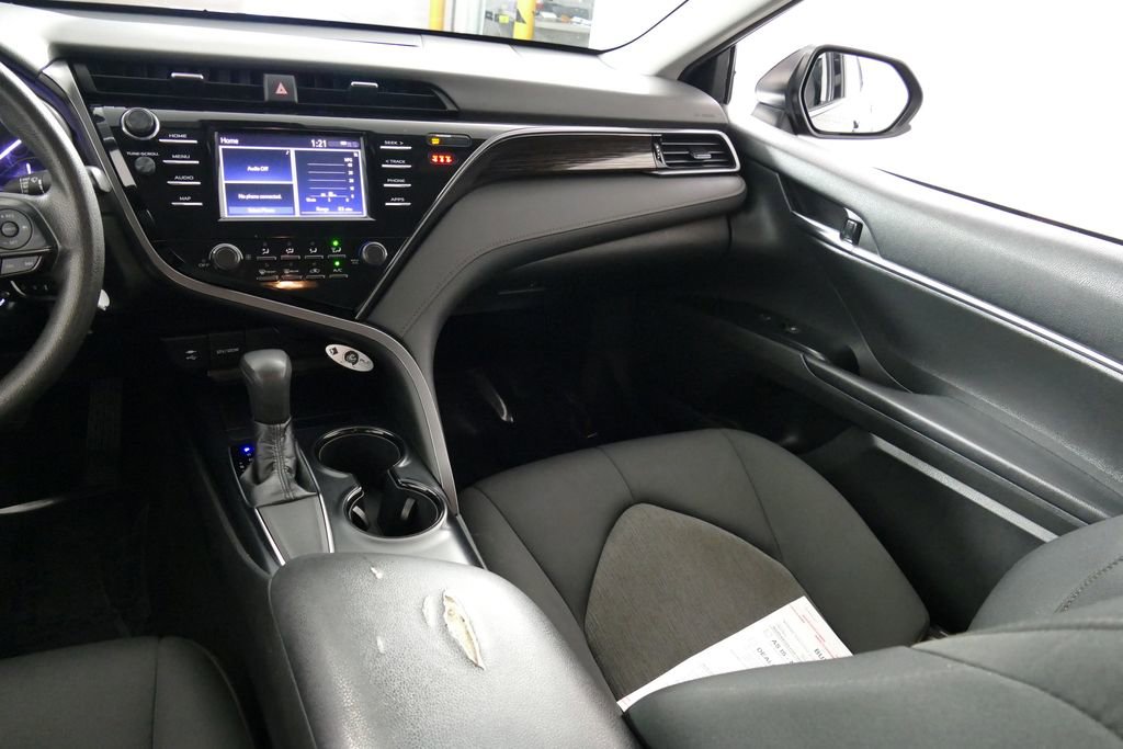 Used 2019 Toyota Camry LE FWD image 6