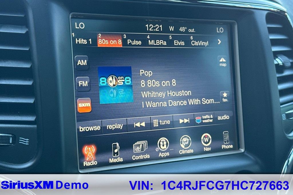 Used 2017 Jeep Grand Cherokee Overland w/ Jeep Active Safety Group image 30