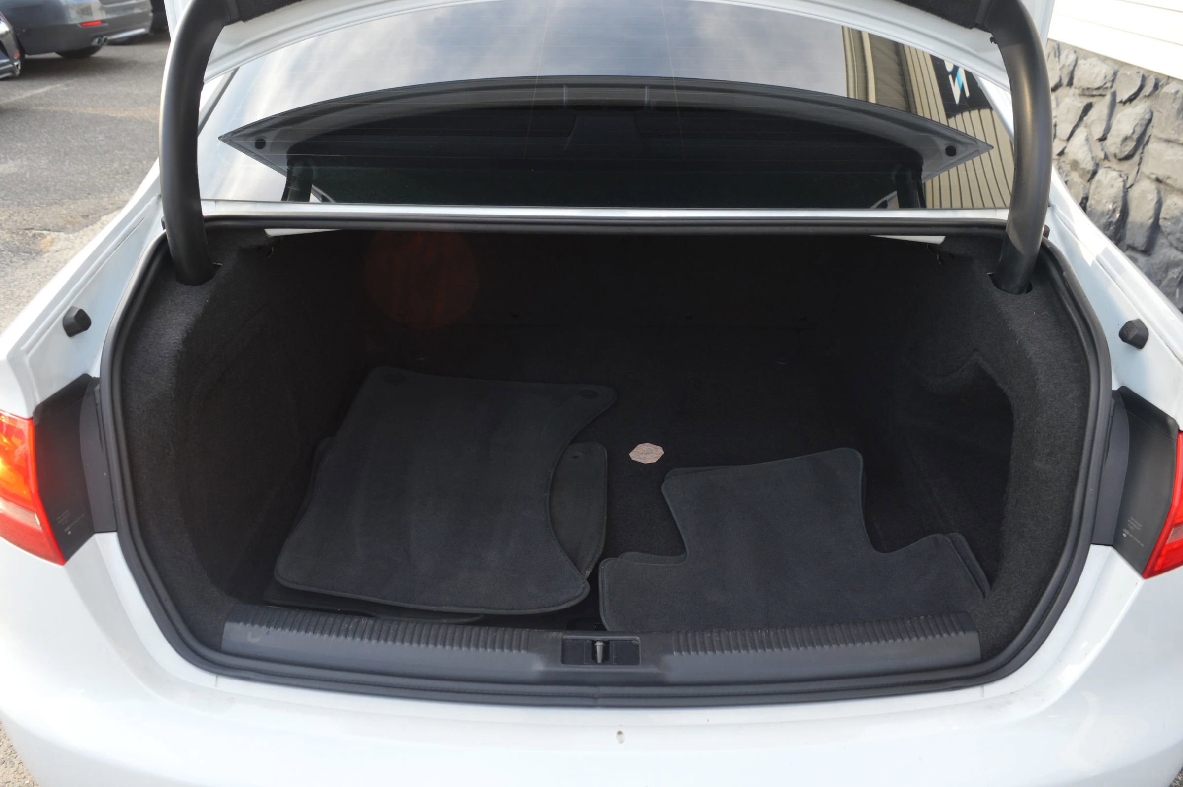 Used 2013 Audi A4 2.0T Premium image 9