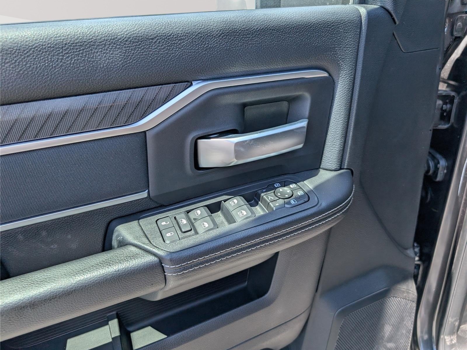 New 2026 RAM 3500 Big Horn AWD/4WD image 15