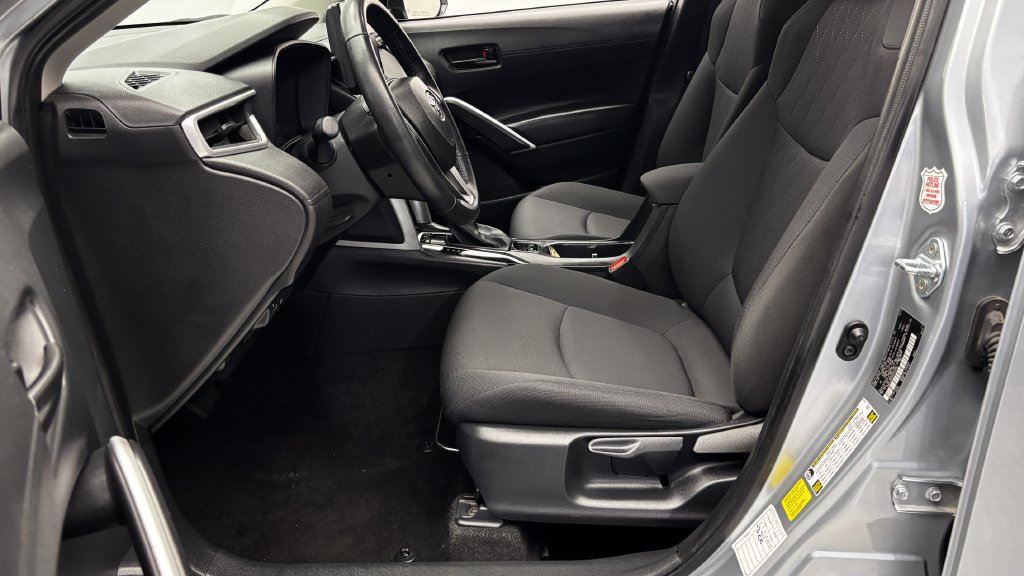 Certified 2025 Toyota Corolla Cross LE FWD image 12