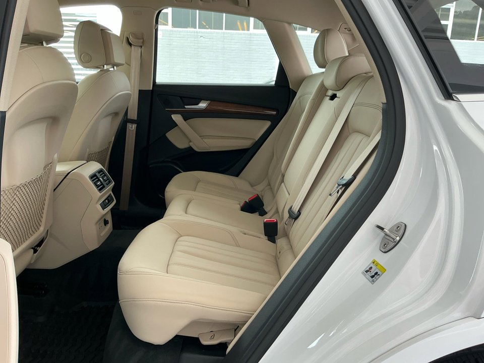 Used 2025 Audi Q5 2.0T Premium image 29