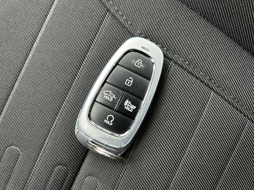 Used 2022 Hyundai Santa Cruz SEL FWD image 32