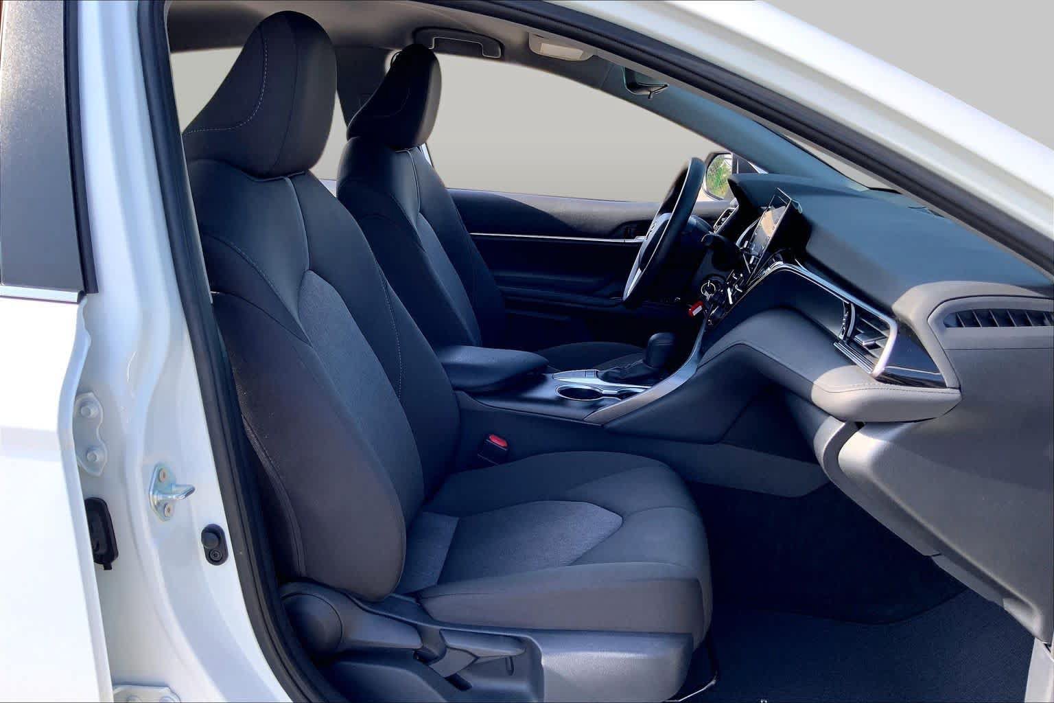 Used 2023 Toyota Camry LE FWD image 9