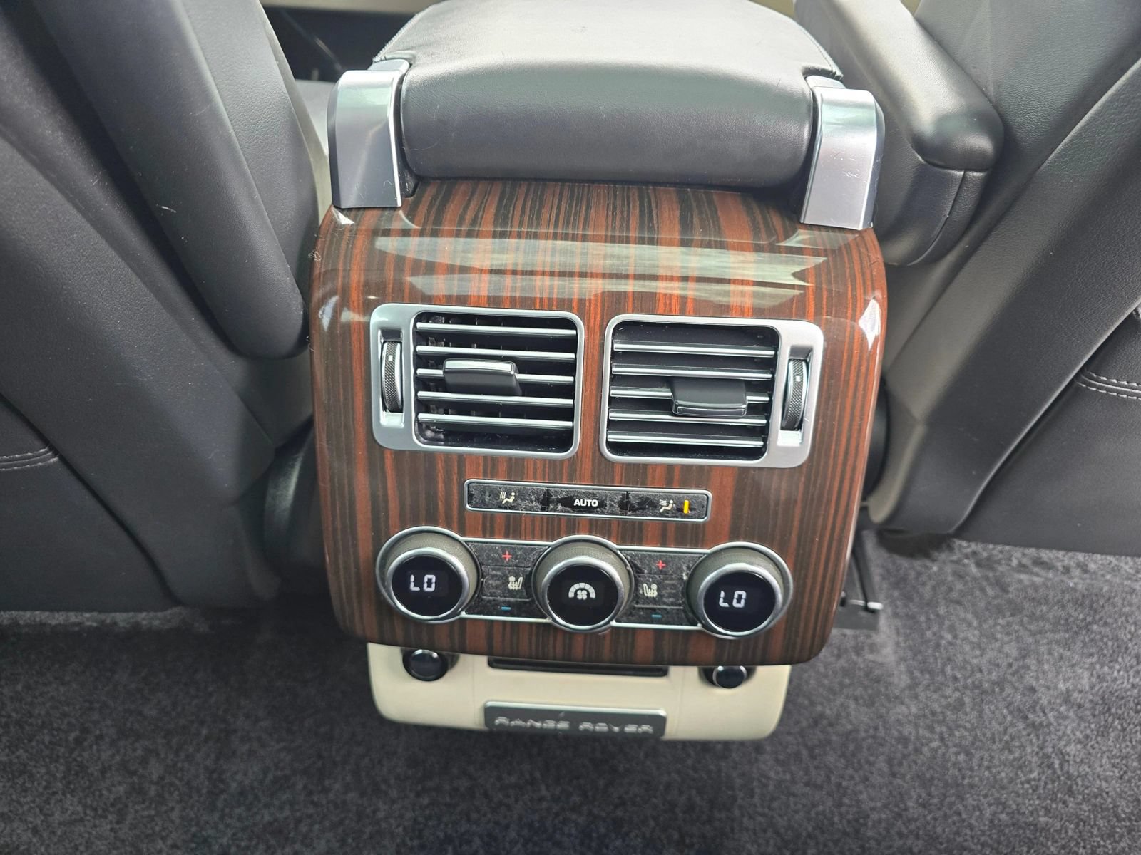 Used 2014 Land Rover Range Rover Supercharged AWD/4WD image 13