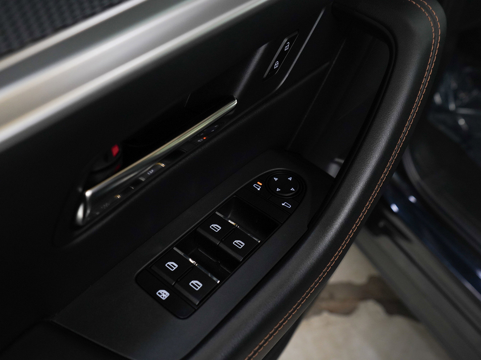 Certified 2024 MAZDA CX-90 Plug-In Hybrid w/ Premium Pkg image 23