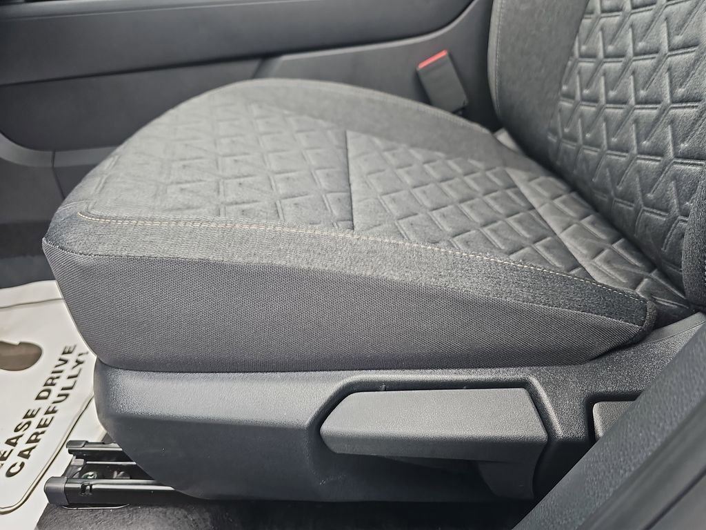 New 2026 Nissan Kicks SV w/ SV Premium Package FWD image 32