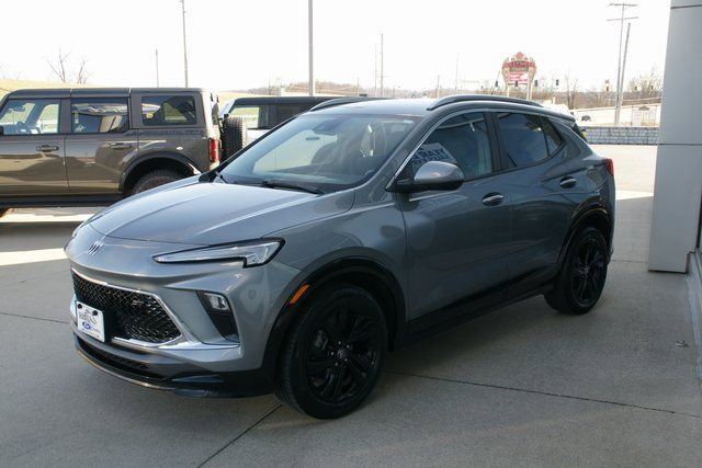 Used 2024 Buick Encore GX Sport Touring image 5