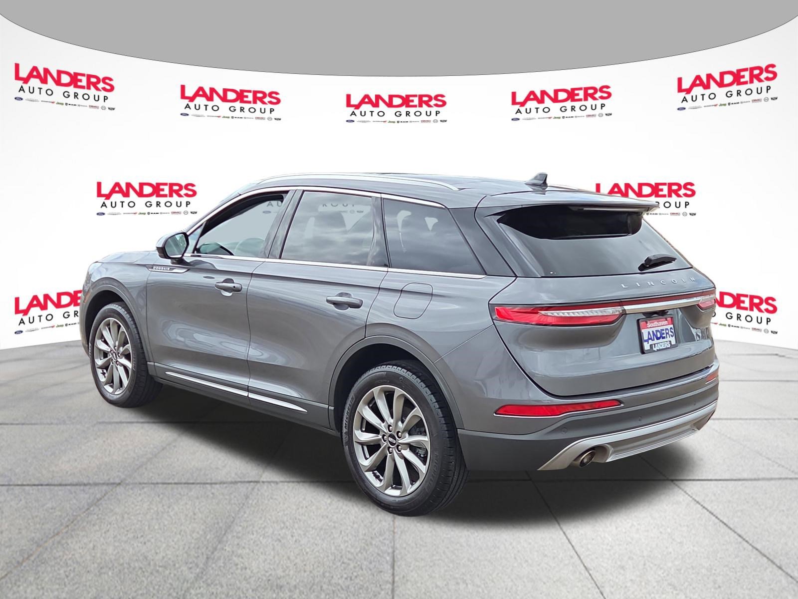Used 2022 Lincoln Corsair AWD w/ Premium Package image 5