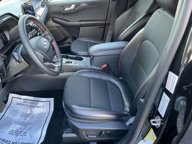 Used 2025 Ford Escape ST-Line image 14