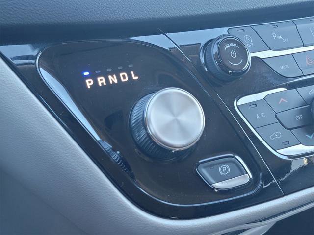 Certified 2023 Chrysler Pacifica Touring-L image 29