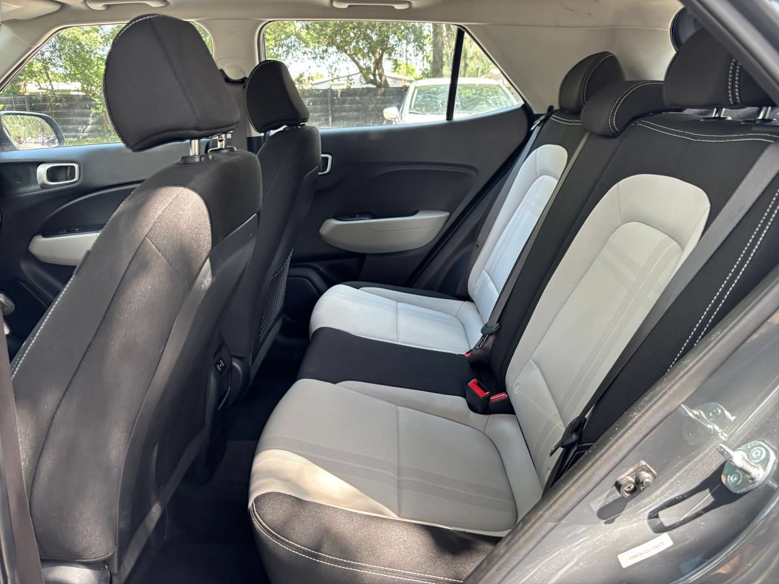 Used 2025 Hyundai Venue SEL FWD image 39