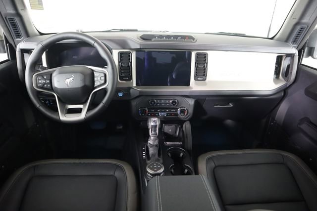 New 2025 Ford Bronco Outer Banks w/ Sasquatch Package image 24