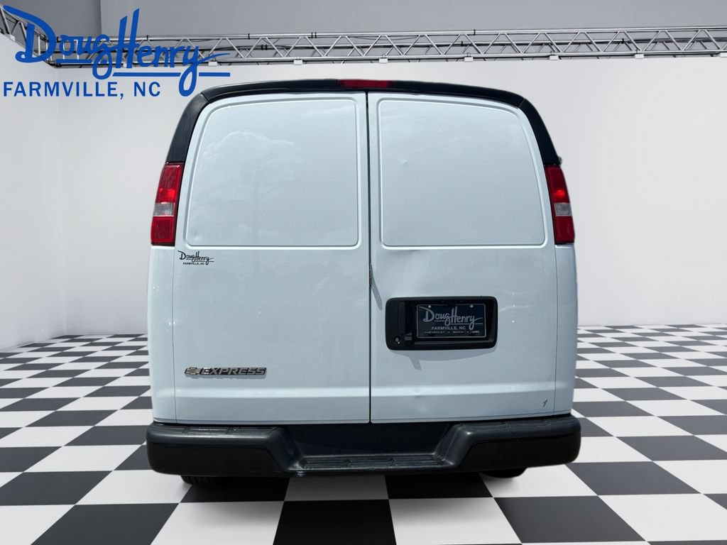 Used 2023 Chevrolet Express 2500 w/ Driver Convenience Package RWD image 4