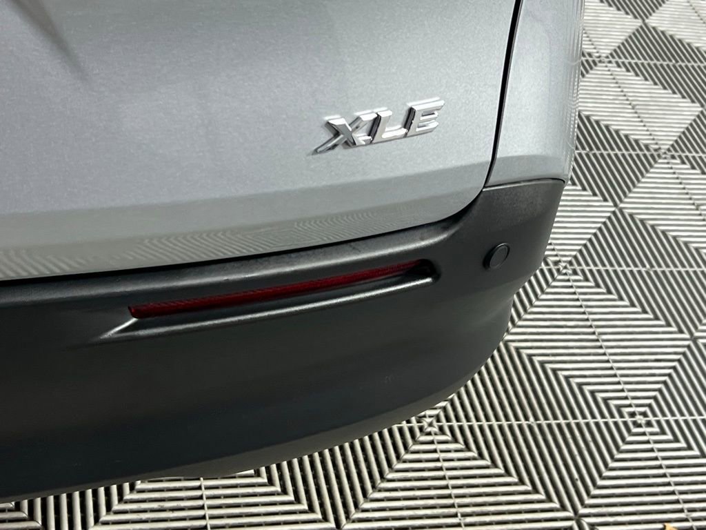 Used 2025 Toyota Sienna XLE image 13