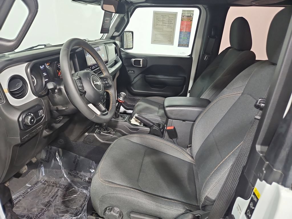 Used 2025 Jeep Wrangler Sport AWD/4WD image 10