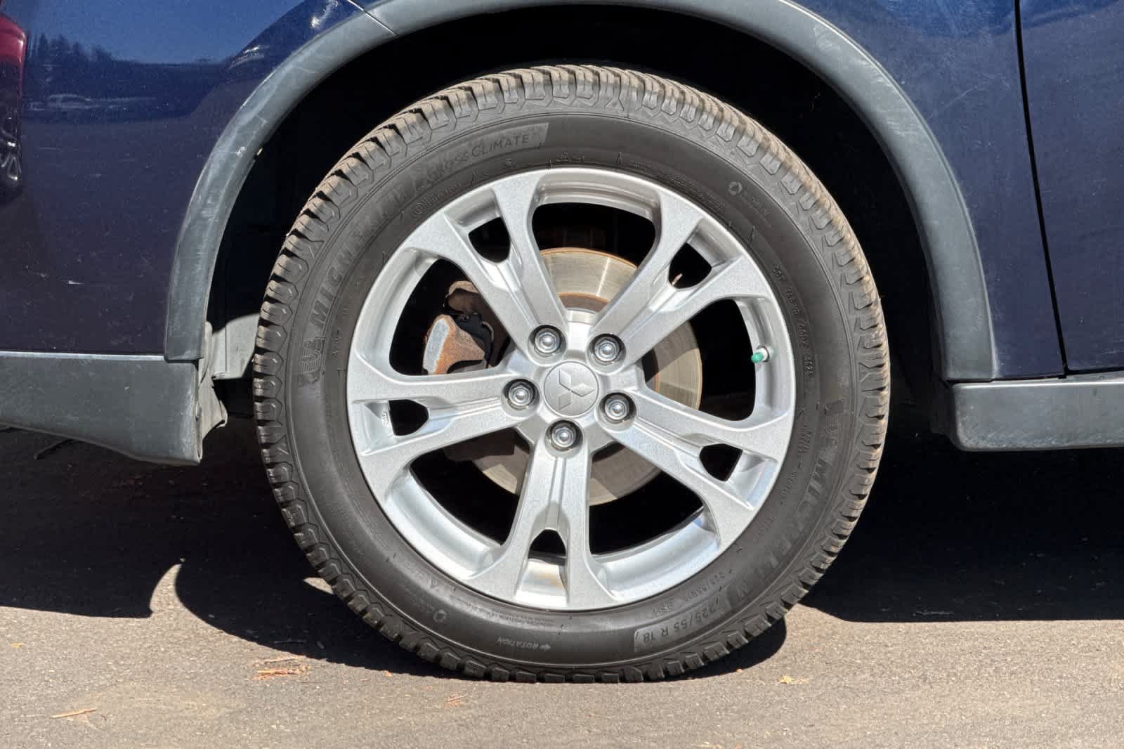 Used 2015 Mitsubishi Outlander SE AWD/4WD image 26