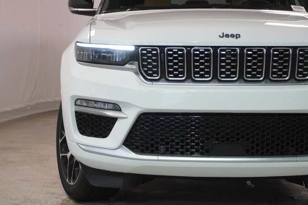 New 2023 Jeep Grand Cherokee Summit AWD/4WD image 5