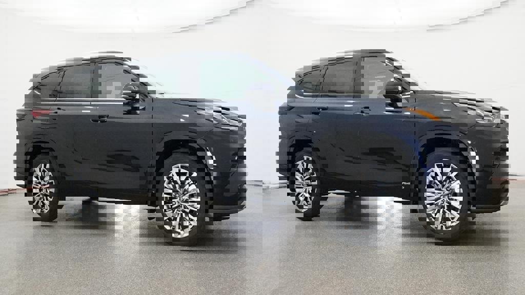 New 2026 Toyota Highlander Platinum image 11