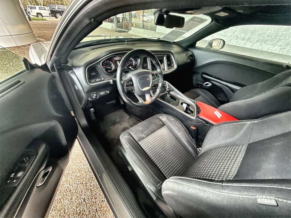 Used 2019 Dodge Challenger SXT w/ Blacktop Package image 10