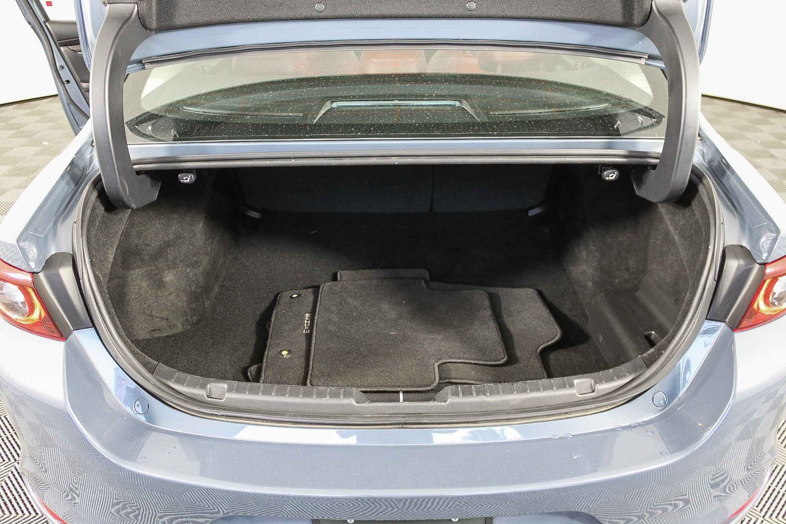 Used 2025 MAZDA MAZDA3 s image 27