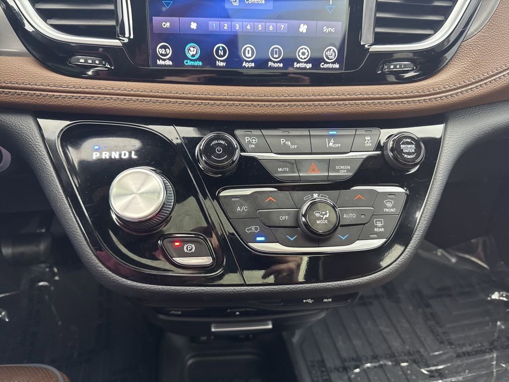 Used 2020 Chrysler Pacifica Limited w/ Advanced Safetytec Group image 19