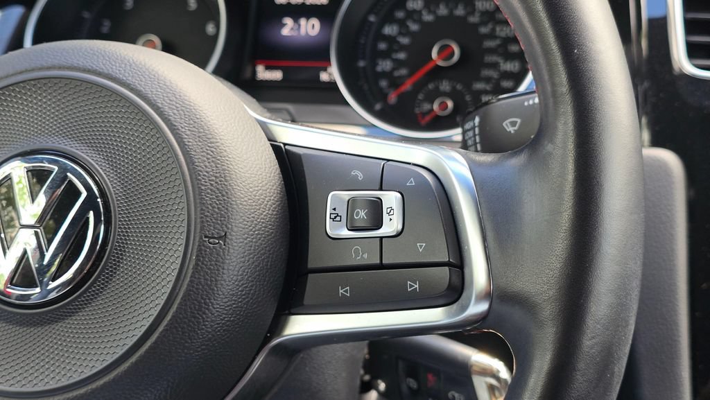 Used 2018 Volkswagen Golf 4-Door FWD image 63