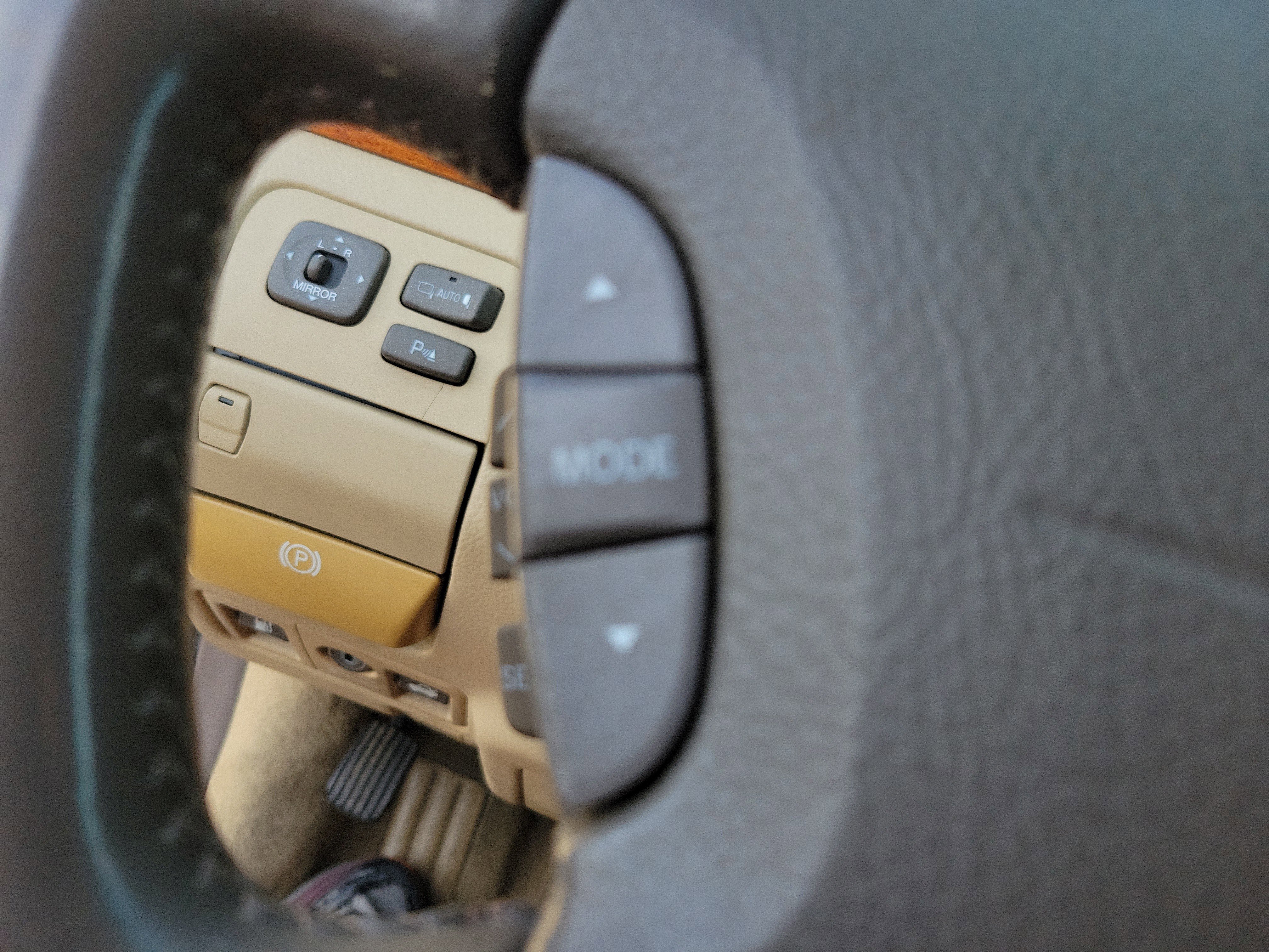 Used 2005 Lexus LS 430 RWD image 13