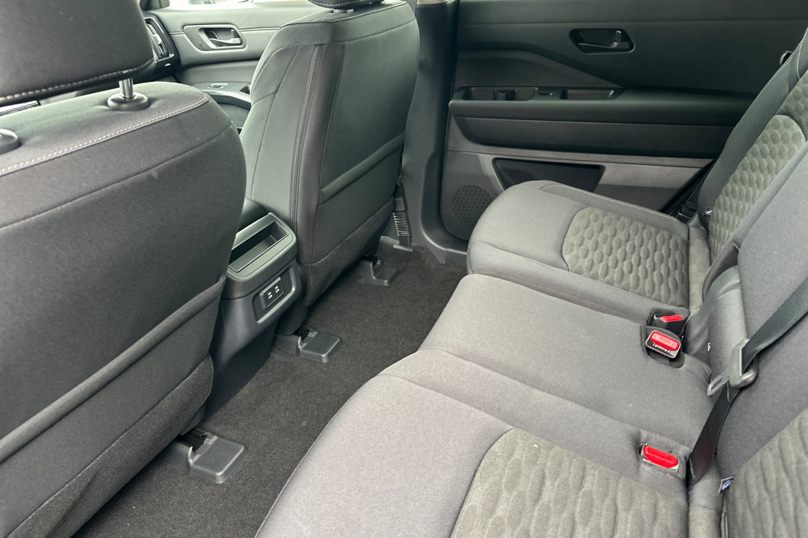 New 2026 Nissan Pathfinder SV image 12