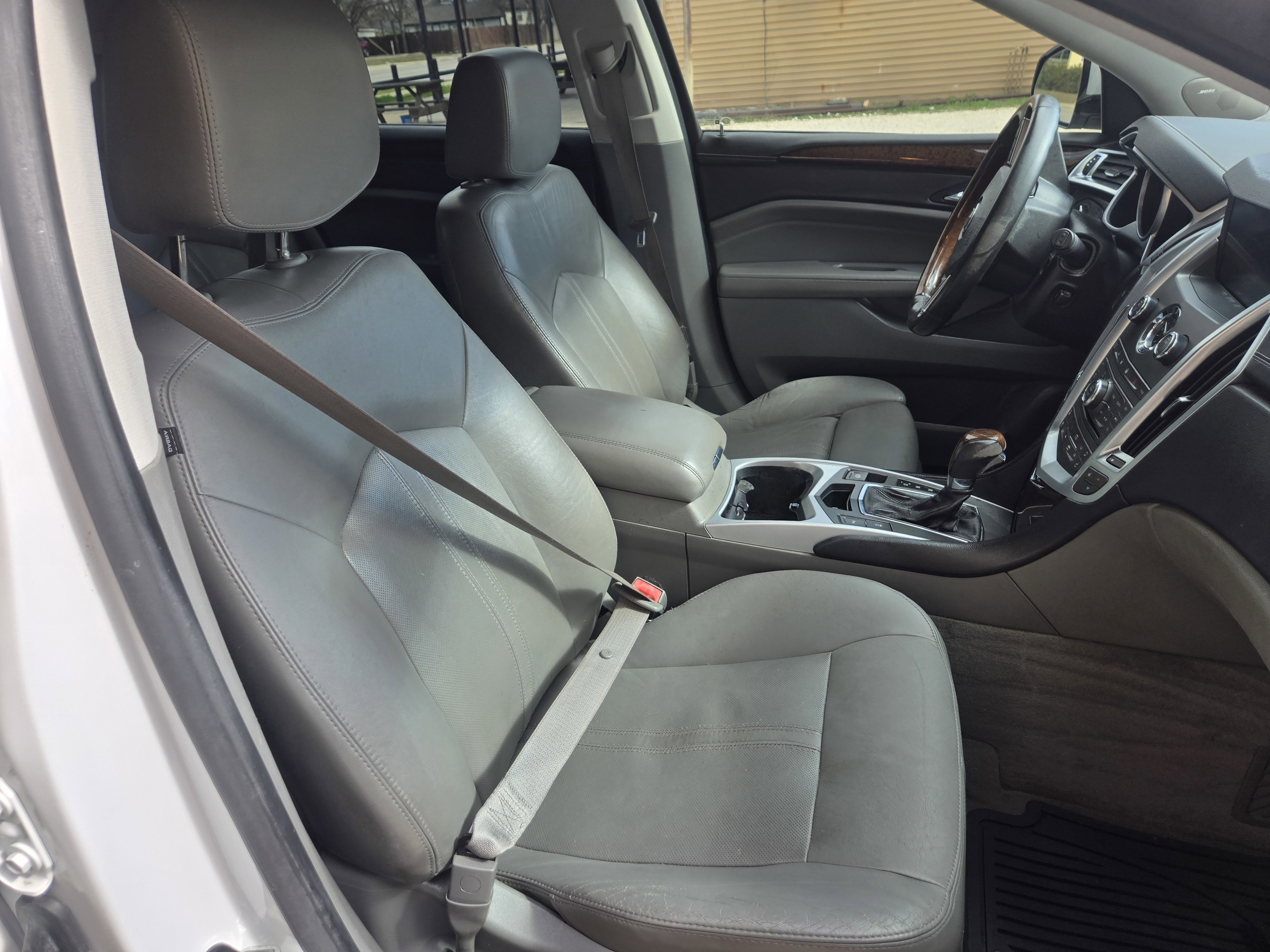 Used 2010 Cadillac SRX Luxury image 9