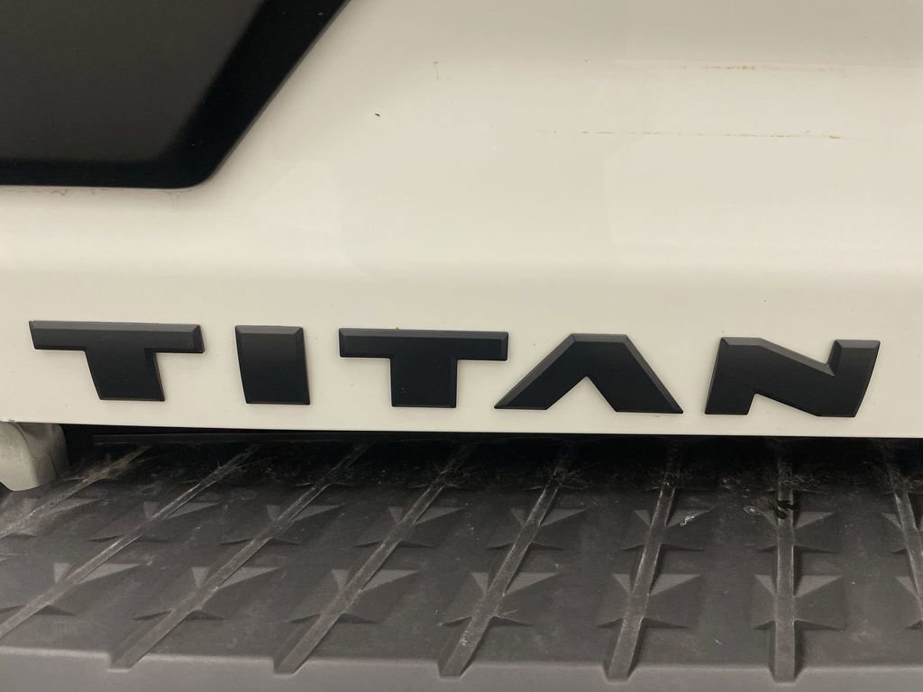 Used 2021 Nissan Titan PRO-4X w/ Pro-4x Convenience Package AWD/4WD image 25