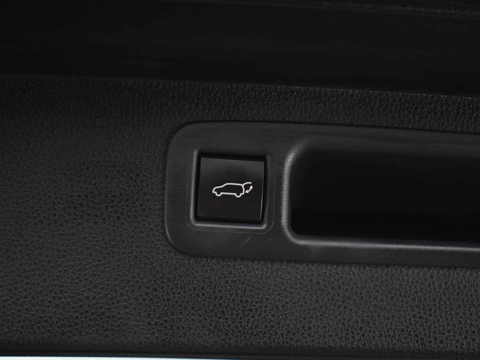 Used 2023 Toyota Highlander XLE image 18