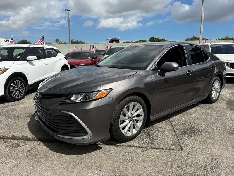 Used 2023 Toyota Camry LE FWD image 9