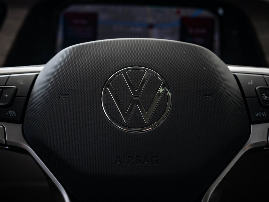 Used 2025 Volkswagen Atlas SEL Premium R-Line image 33