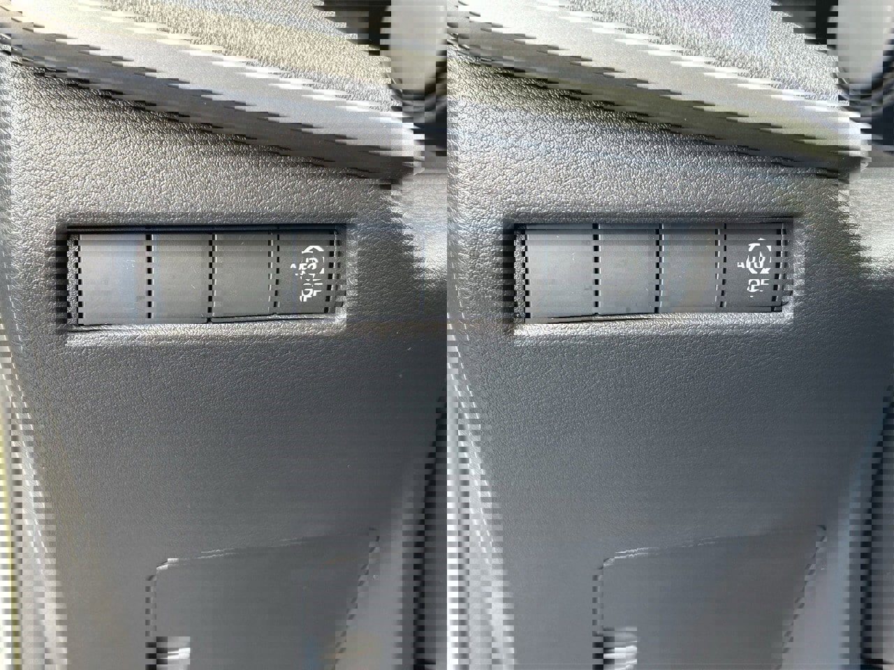 New 2026 Nissan Kicks SV image 31