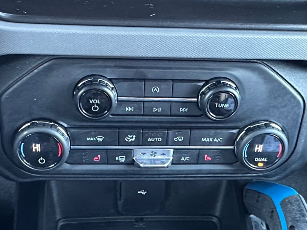 Used 2021 Ford Bronco Black Diamond image 17