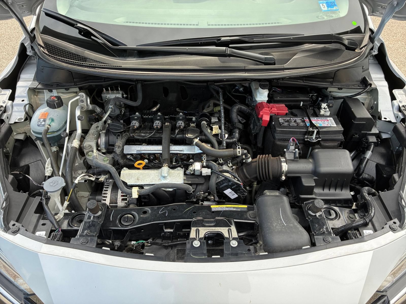 Used 2025 Nissan Versa SV FWD image 30