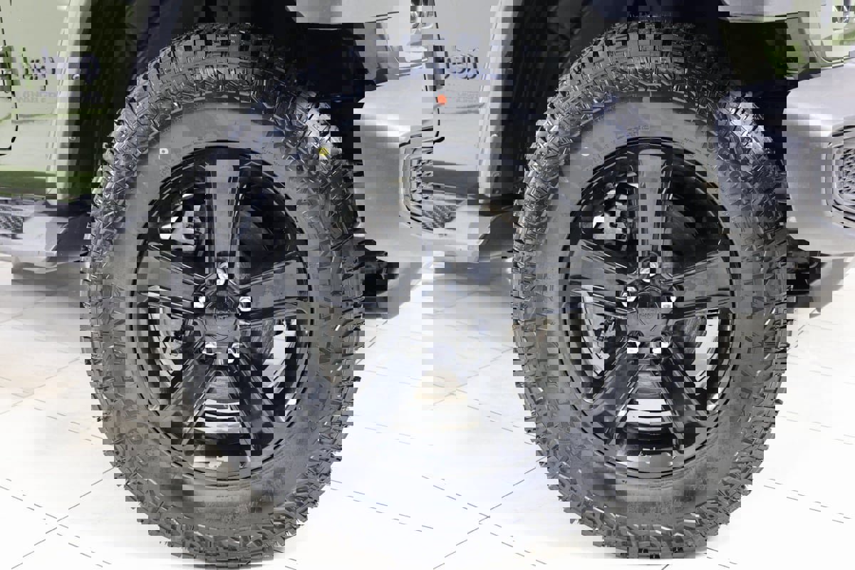 Used 2021 Jeep Wrangler Unlimited Sahara image 12