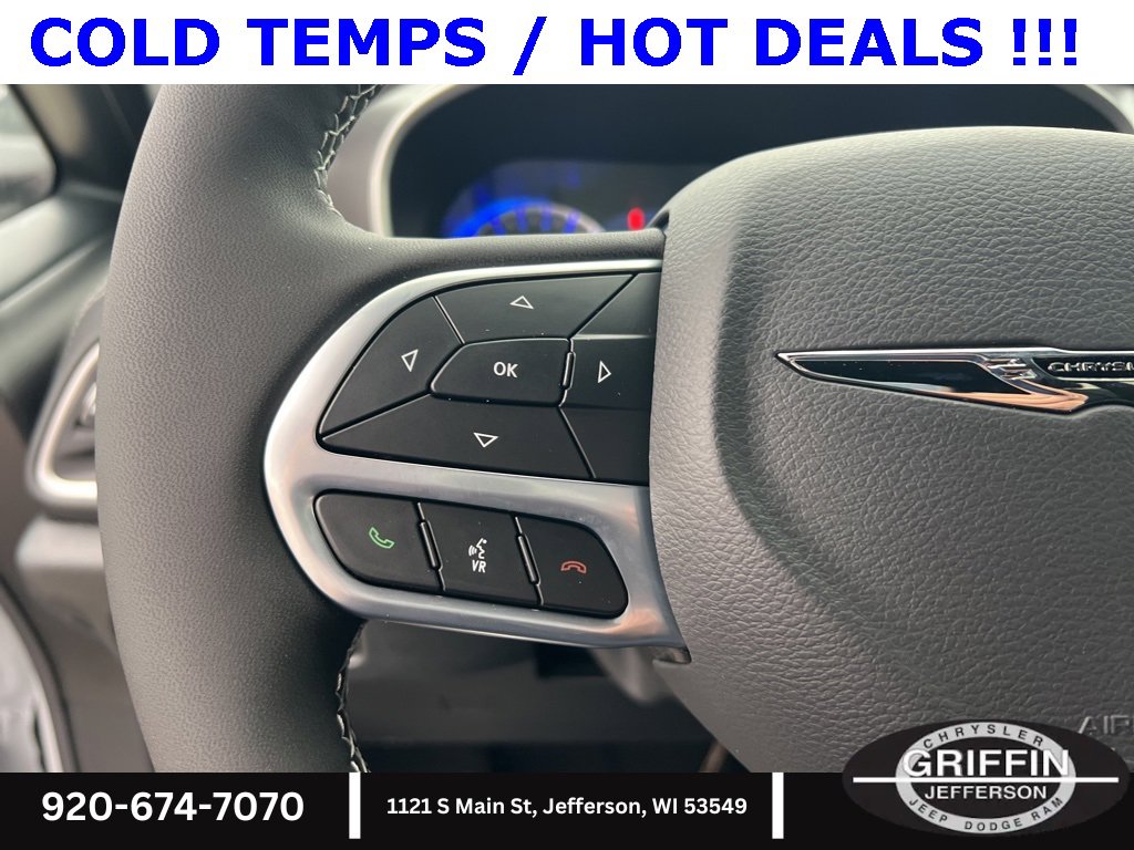 New 2026 Chrysler Pacifica Select image 22