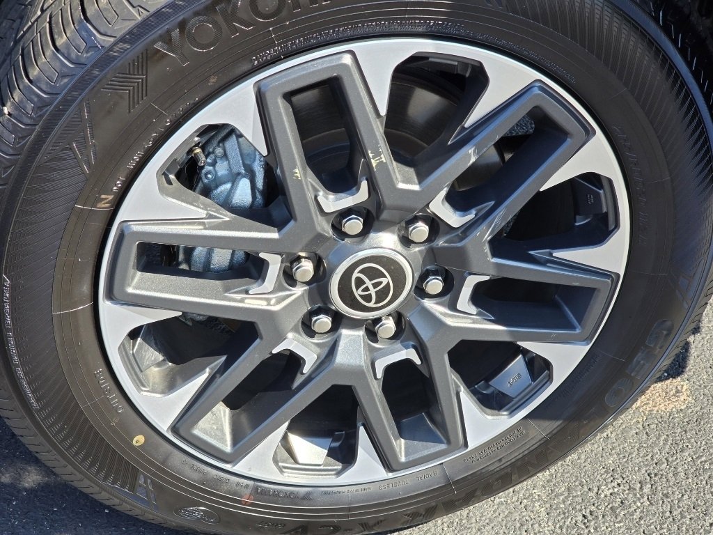 Used 2023 Toyota Tundra Limited image 11