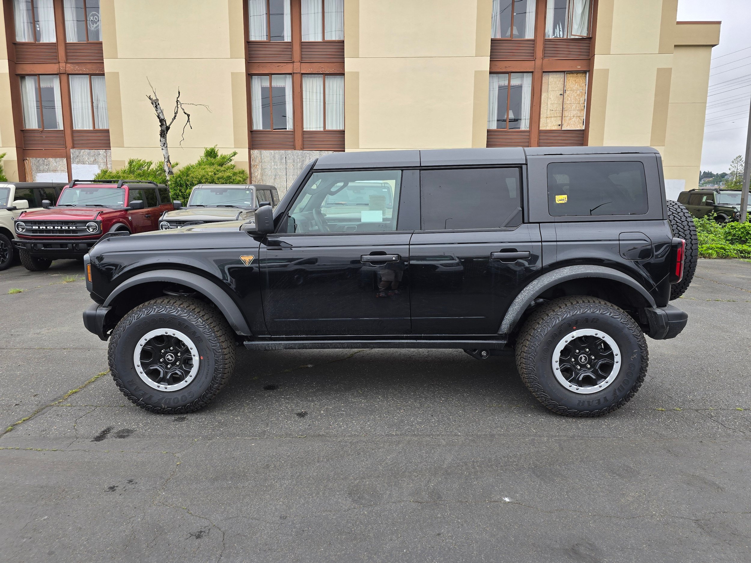 New 2026 Ford Bronco Badlands AWD/4WD image 2