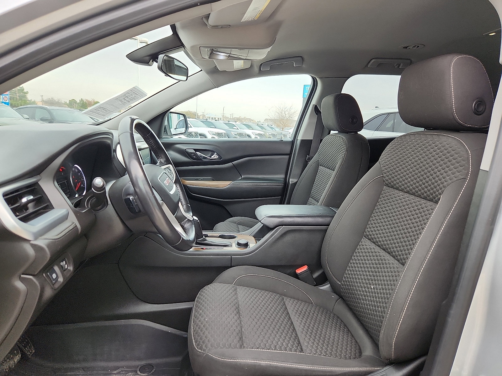 Used 2018 GMC Acadia SLE image 13