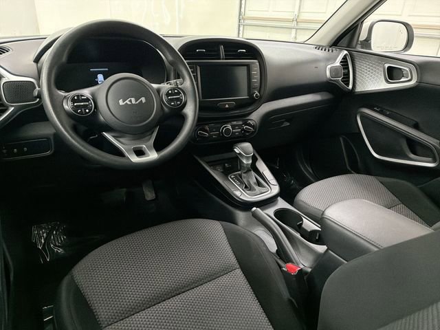 Used 2023 Kia Soul LX w/ Option Group 015 FWD image 17