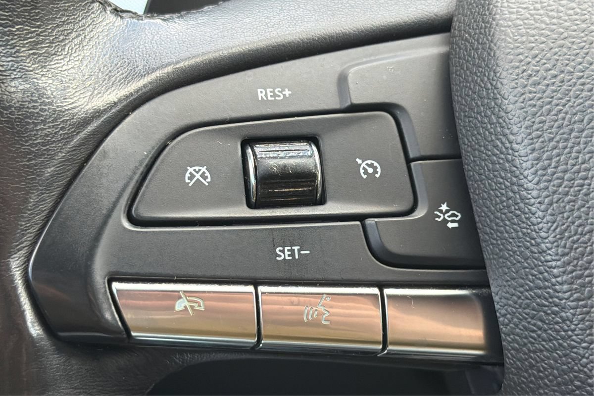 Used 2020 Cadillac XT4 Premium Luxury FWD image 33
