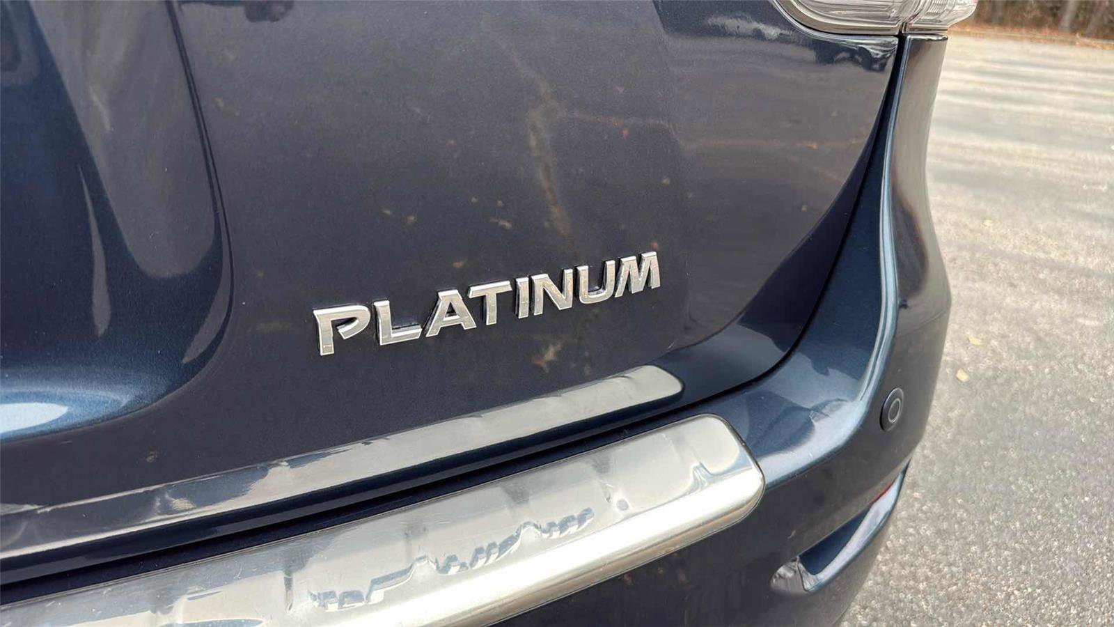 Used 2016 Nissan Pathfinder Platinum image 30
